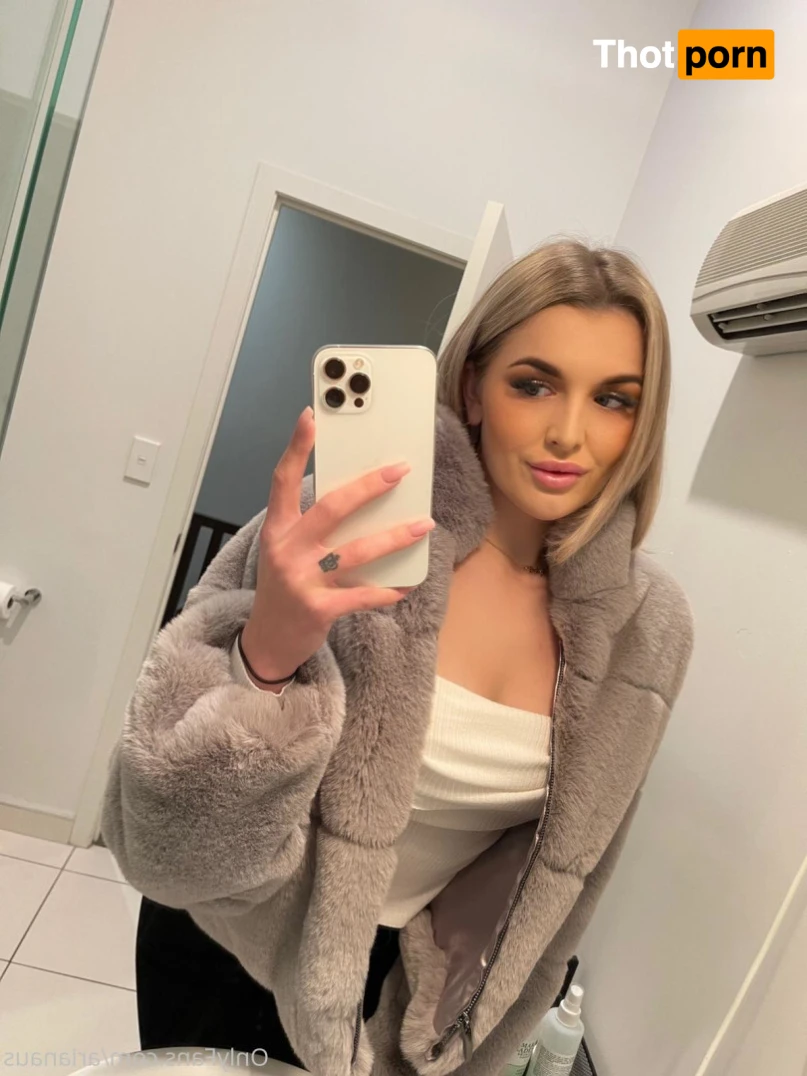 Ariana🙈🍑 15428167