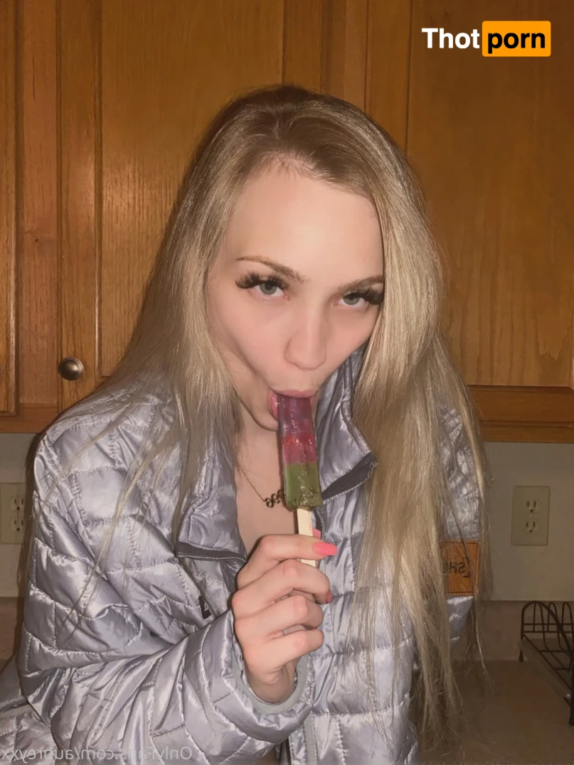 College Freshman 😍 14078255