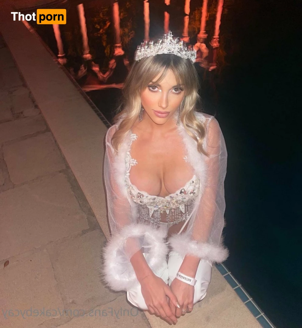 Life With Cay 2198589