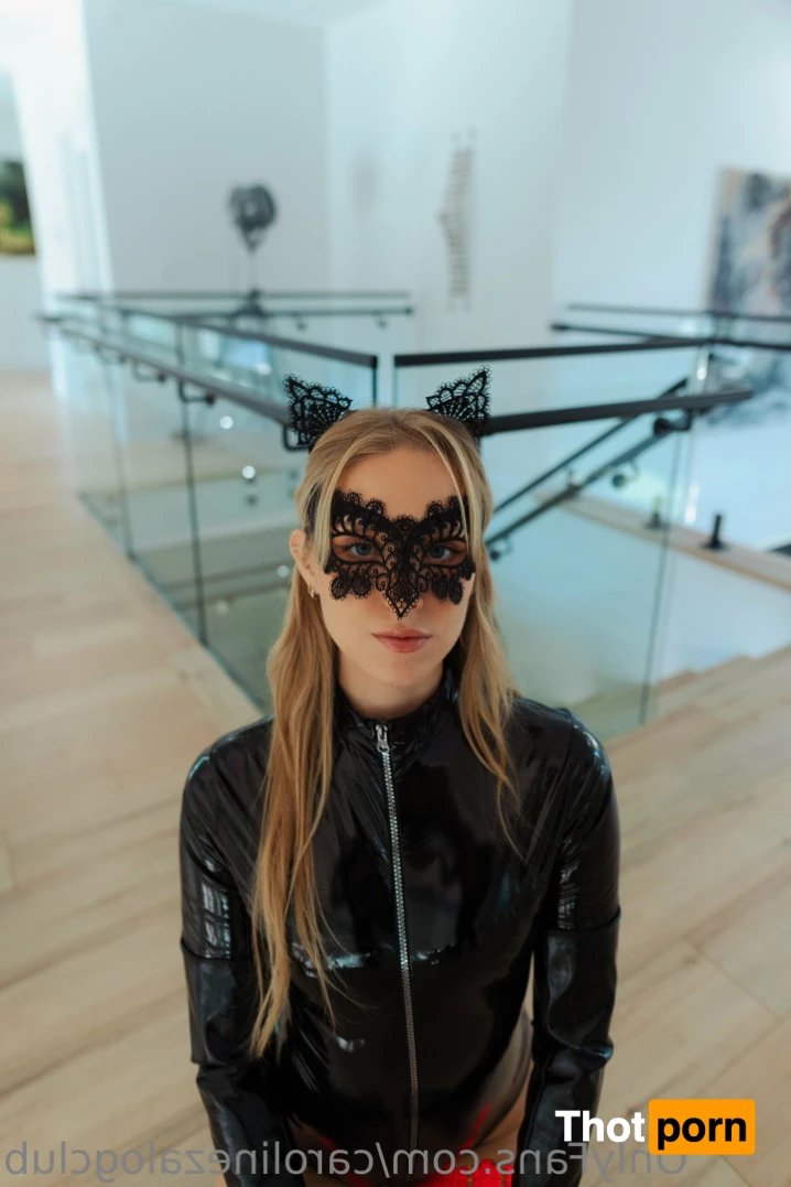 Caroline Zalog 15402947