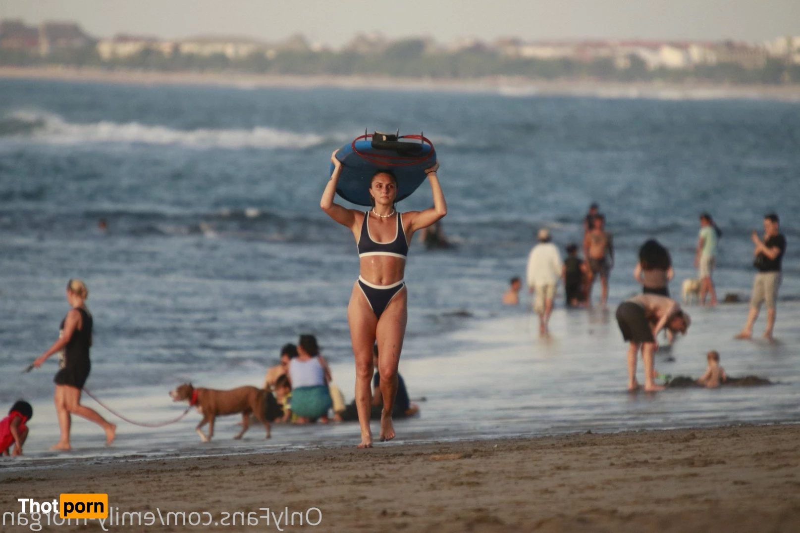 emily-morgan 2191737