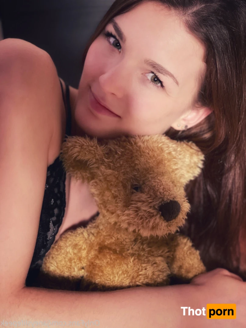 Janey's Life Peek 13820874