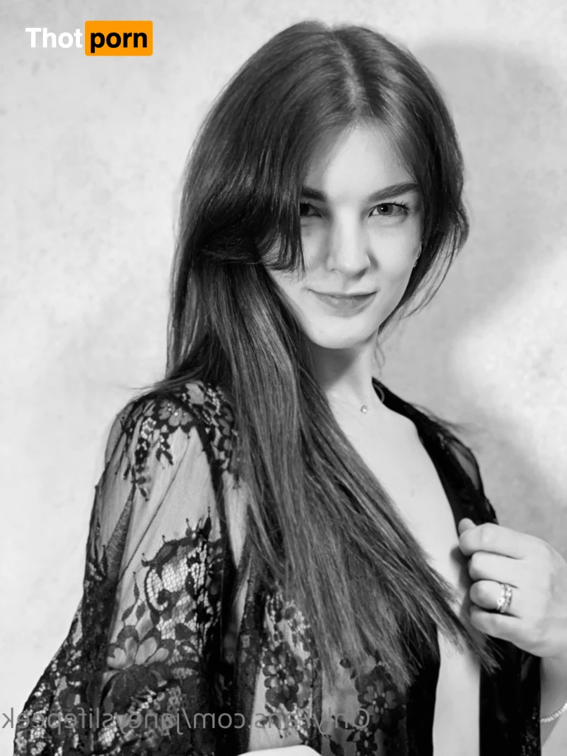 Janey's Life Peek 13820902