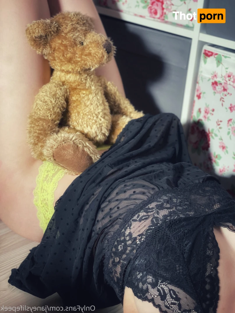 Janey's Life Peek 13821026