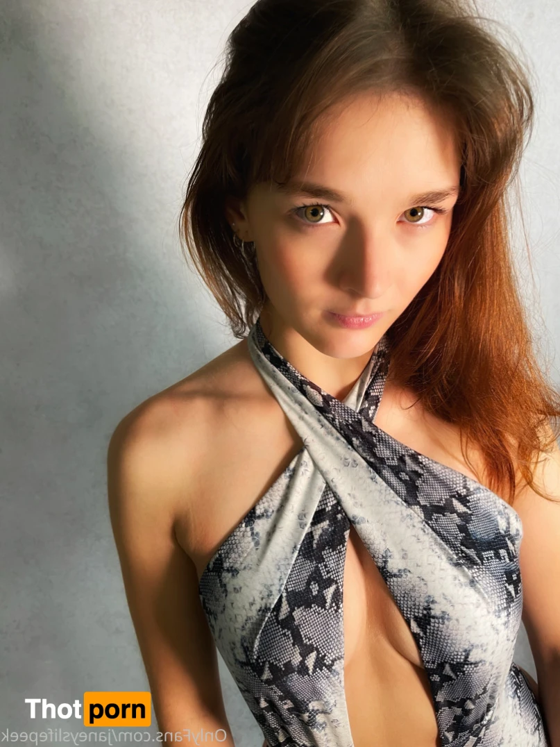 Janey's Life Peek 13821301