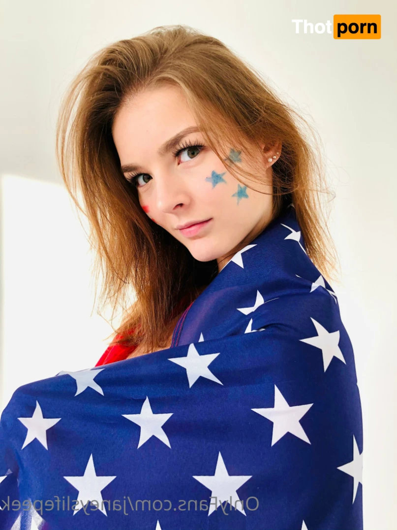 Janey's Life Peek 13821344