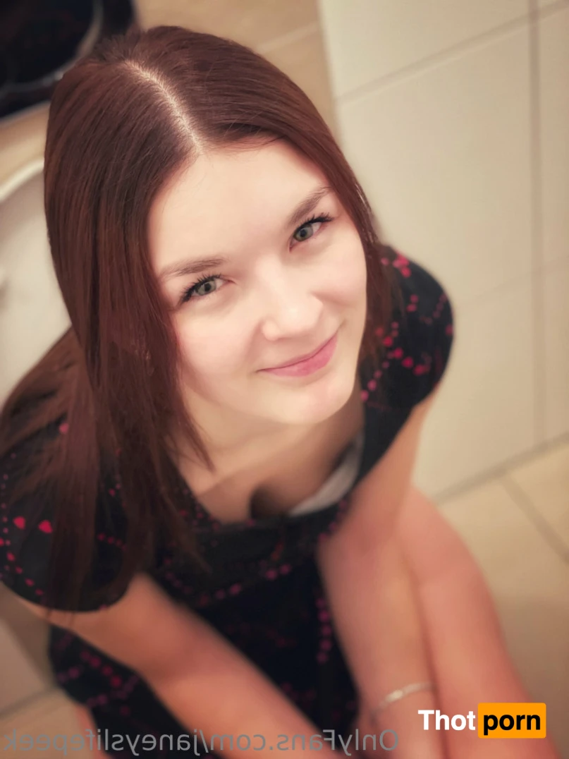 Janey's Life Peek 13821635