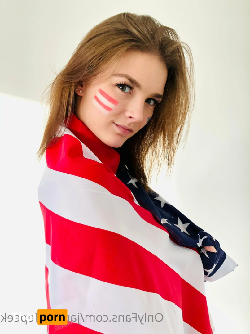 Janey's Life Peek 13821648