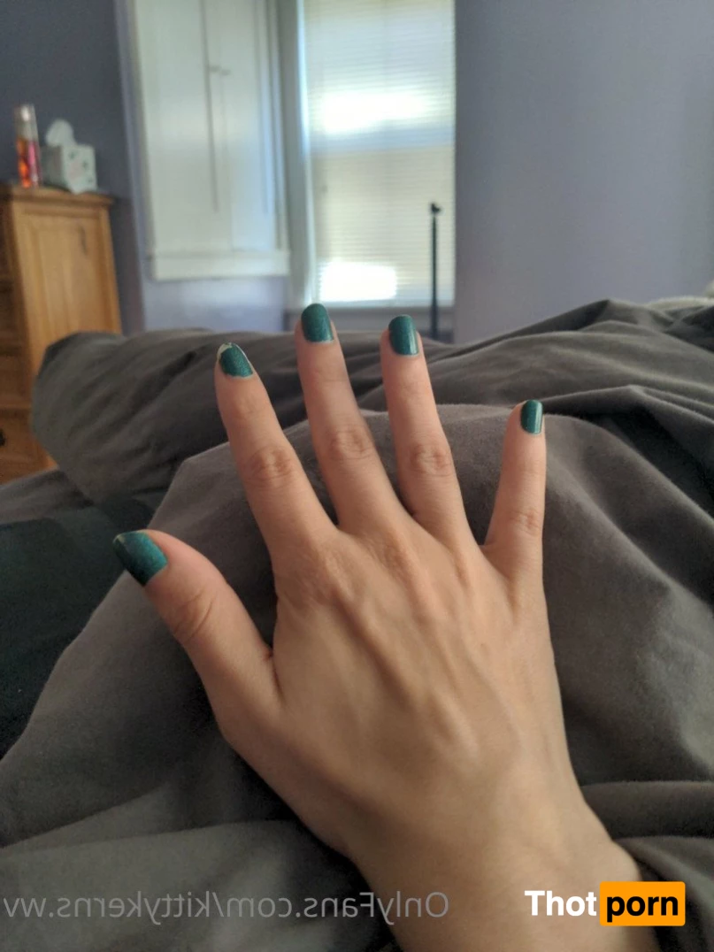 KittyKerns.wv 2183675