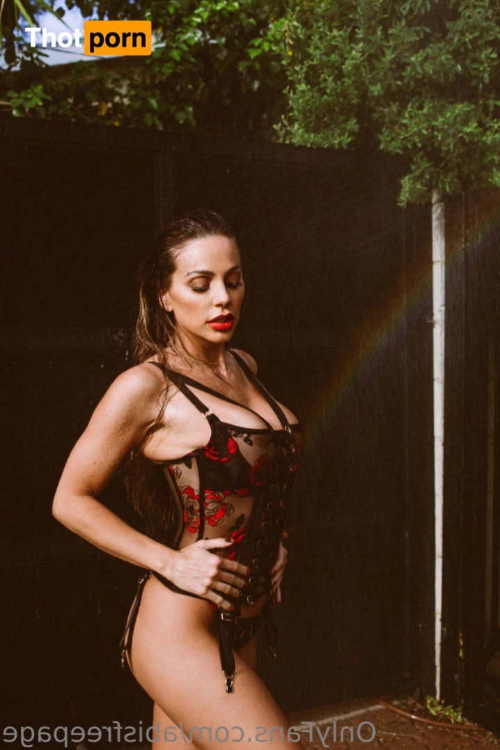 Abigail Mac’s Free Page 13375200