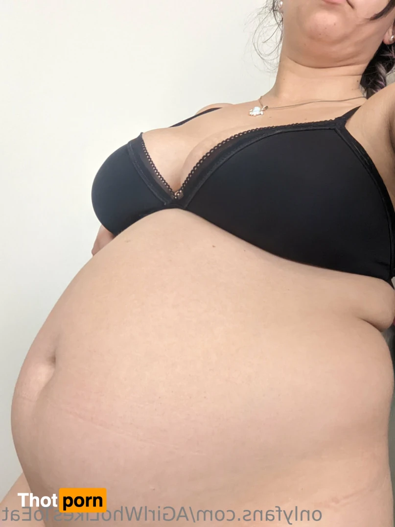 AGirlWhoLikesToEat🦭 16111440