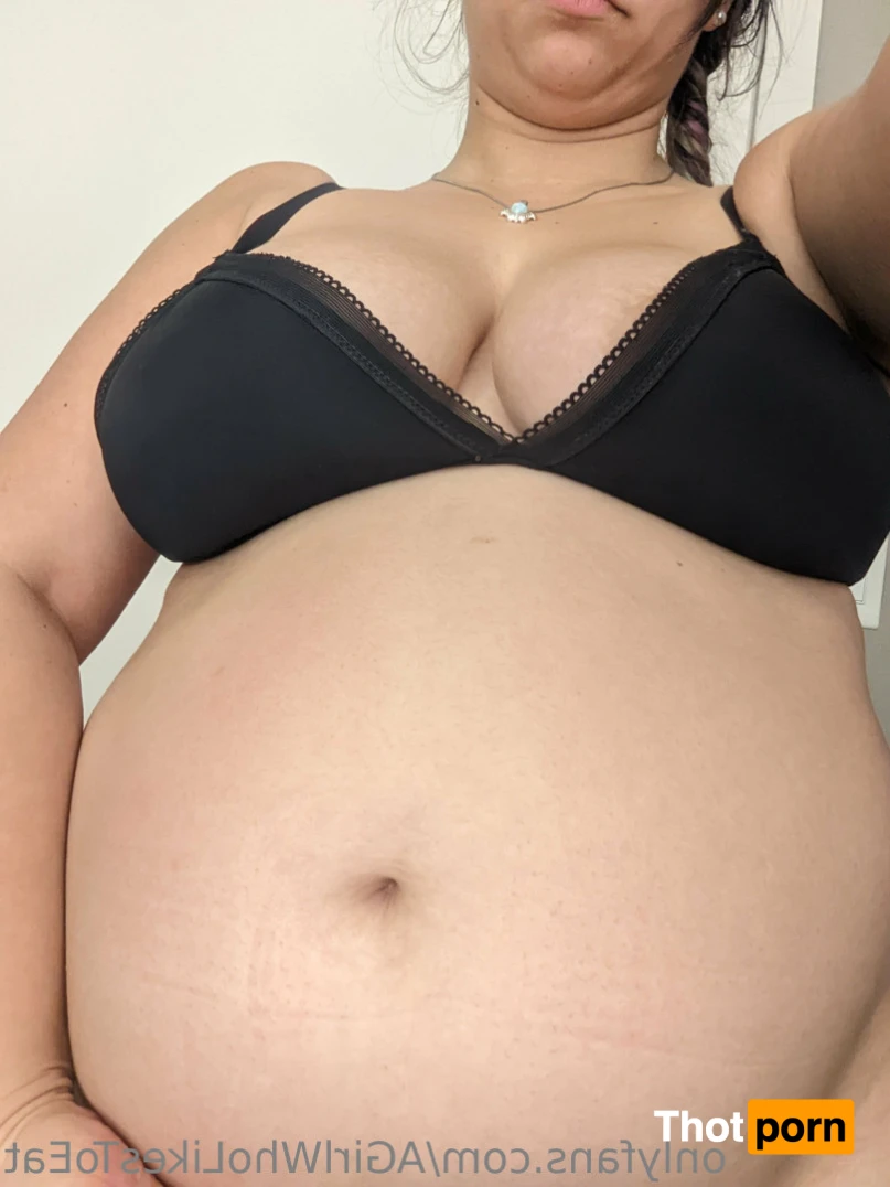 AGirlWhoLikesToEat🦭 16111597