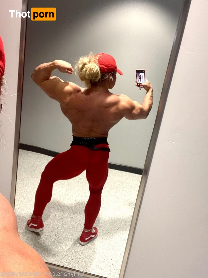 AleeshaYoung 3677616