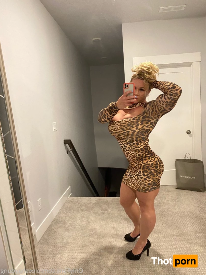 AleeshaYoung 3677932