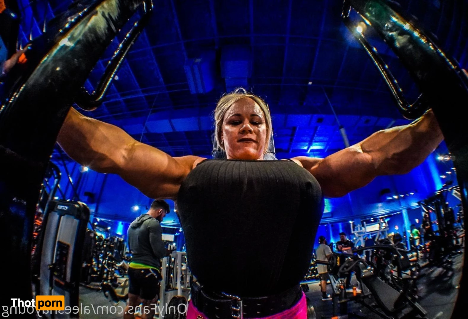 AleeshaYoung 3678536