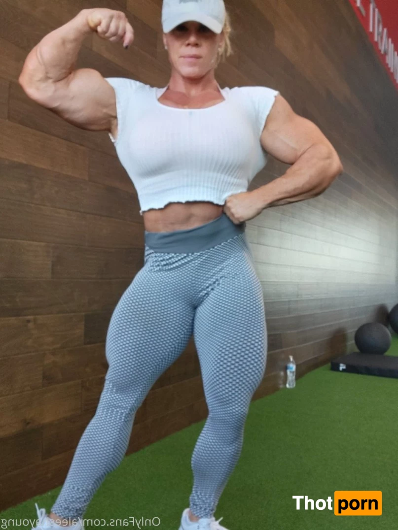 AleeshaYoung 3678632