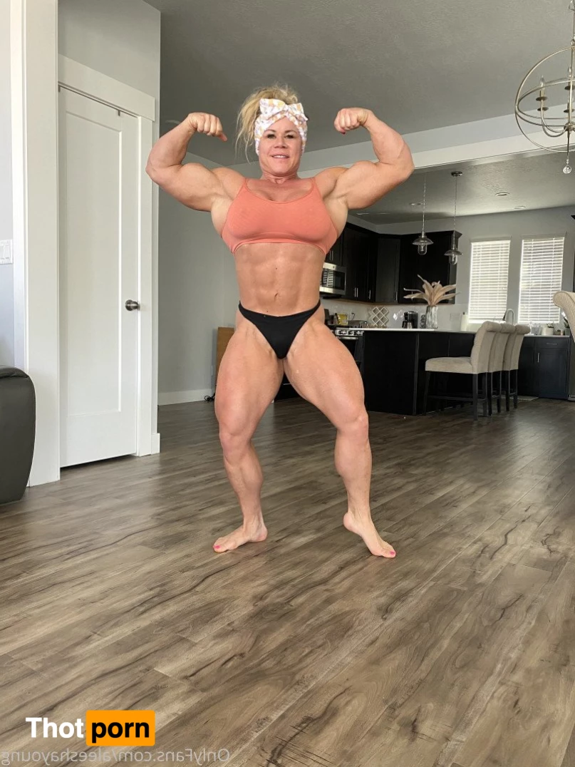 AleeshaYoung 3678760