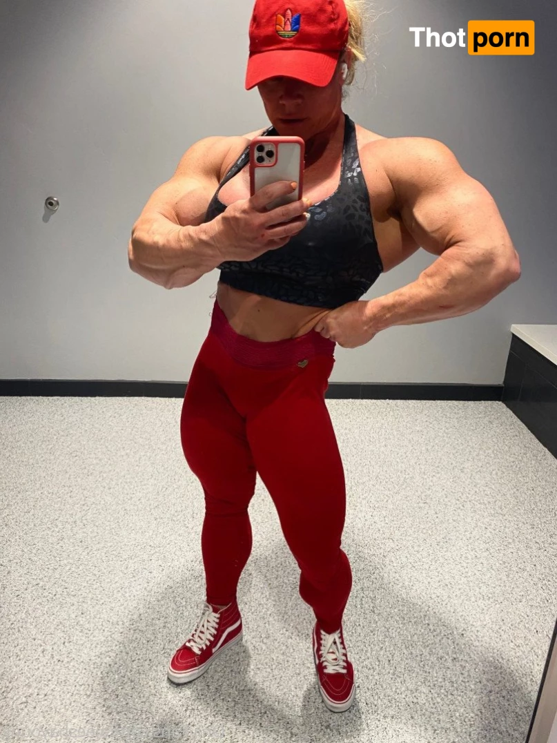 AleeshaYoung 3679645