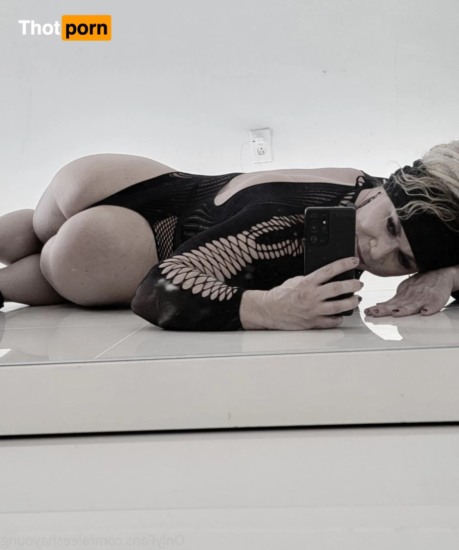 AleeshaYoung 3680989