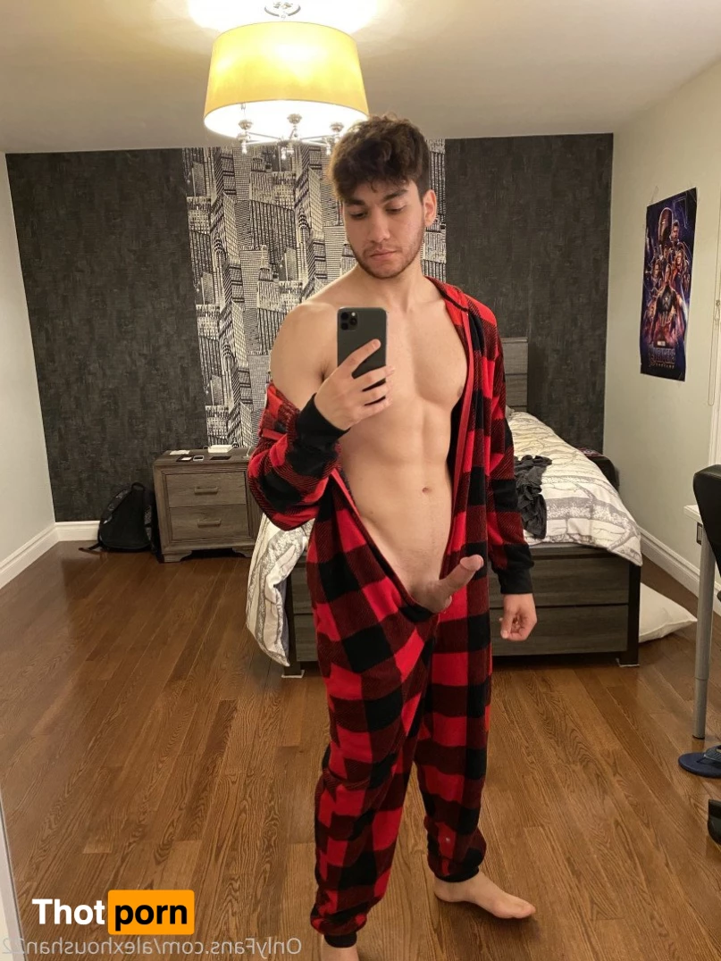 AlexHoushan22 3503671