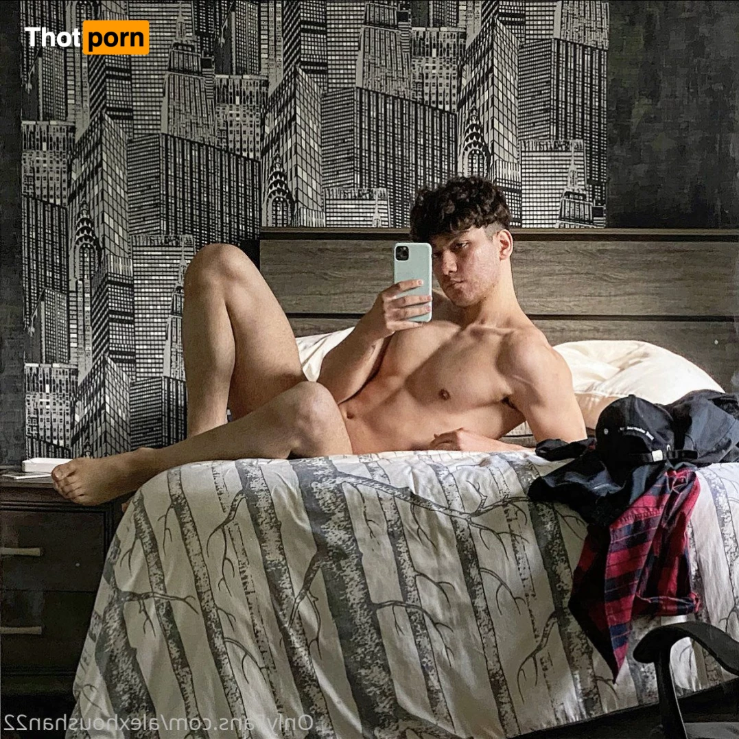 AlexHoushan22 3503831