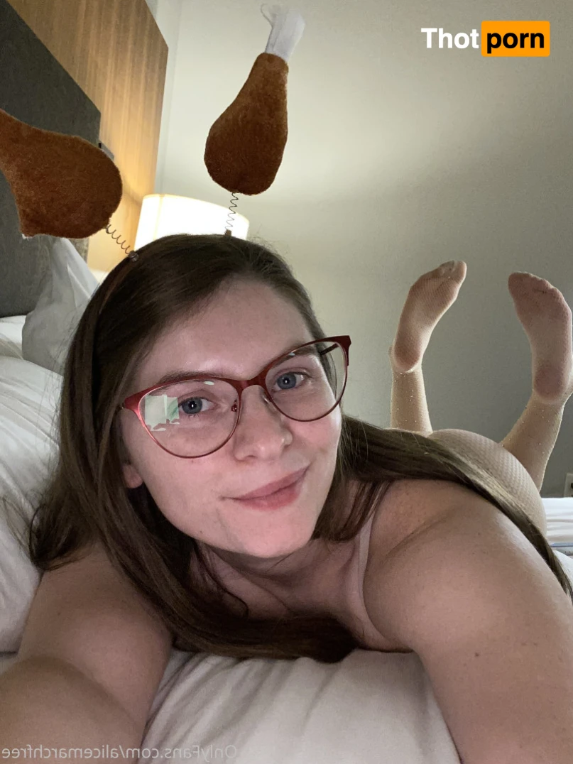 Alicemarchfree 16095381