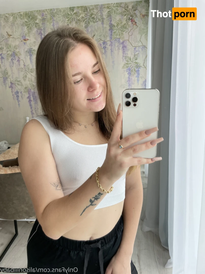 Viktoria 13256978