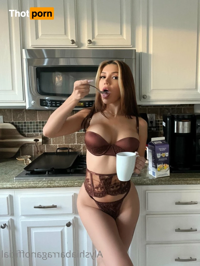 Alyshia Barragan 🍒 3801557