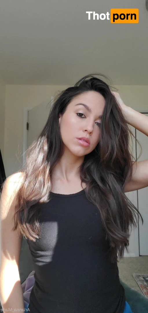 Arianna_Marie 13093130