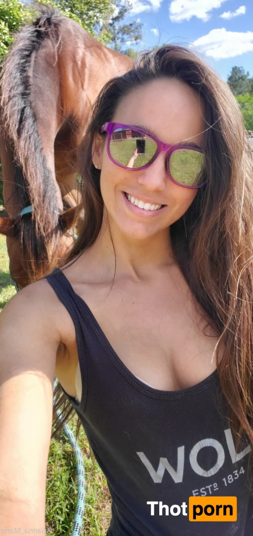 Arianna_Marie 13094017