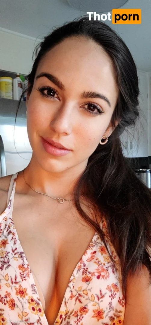 Arianna_Marie 13094579