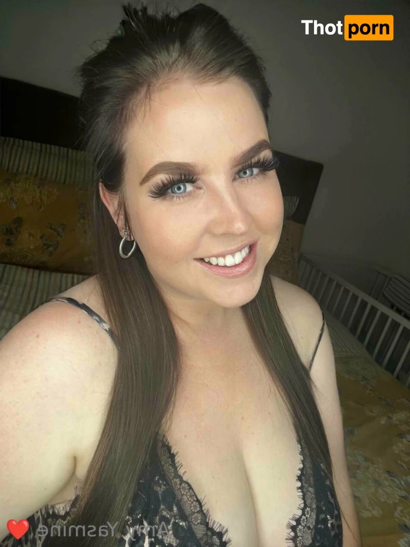 Amy-Yasmine 12942350