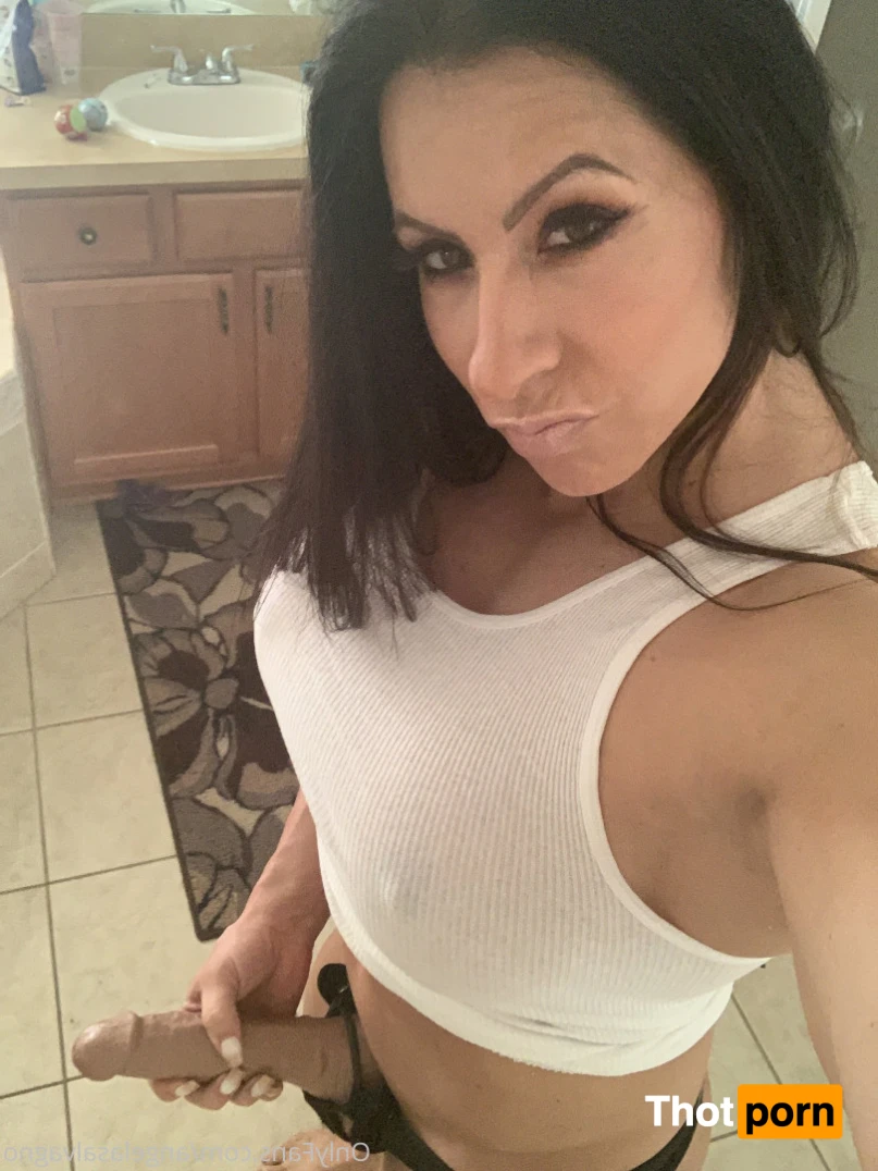 Angela Salvagno 12671126