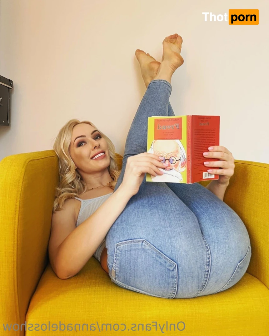 AnnaDelosShow 12623922