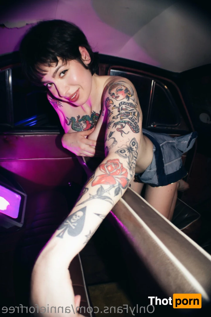 Annie Jay Free 12606024