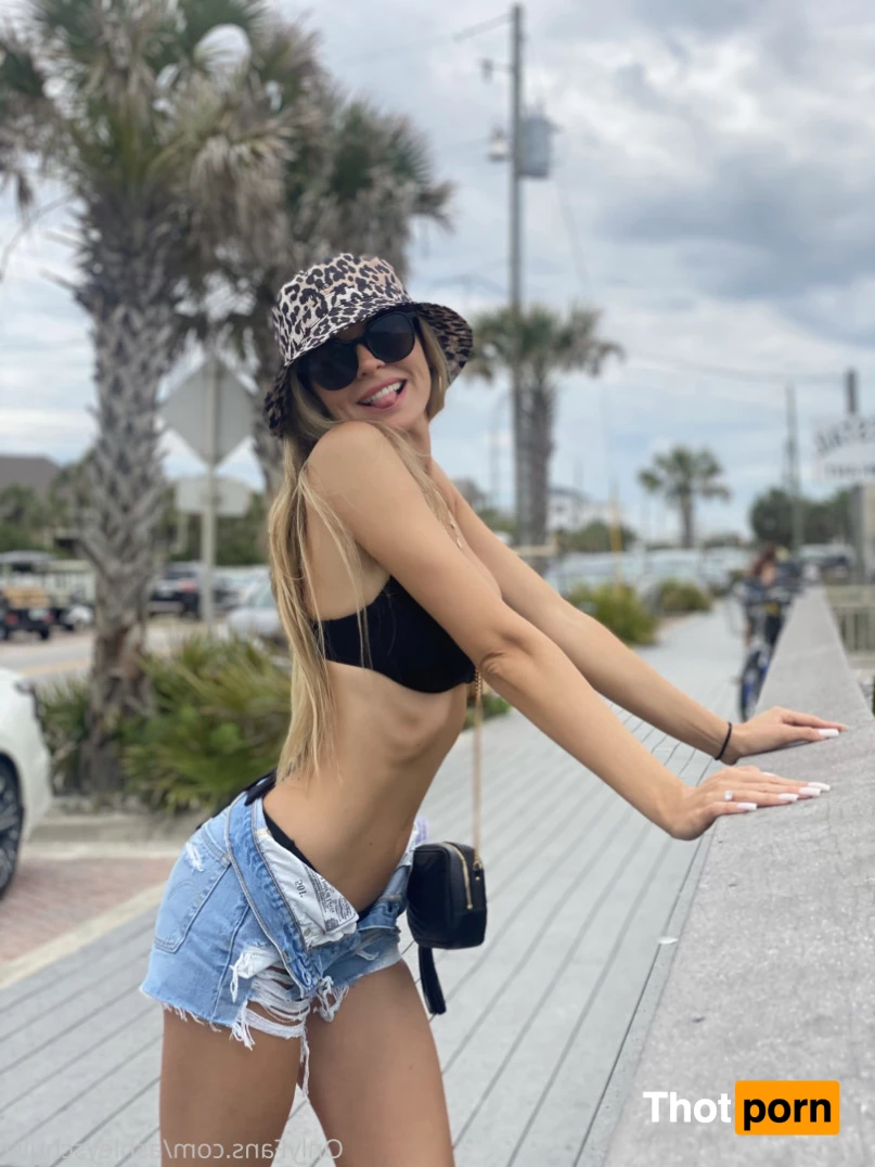 🦄Ashley Schultz 10331605