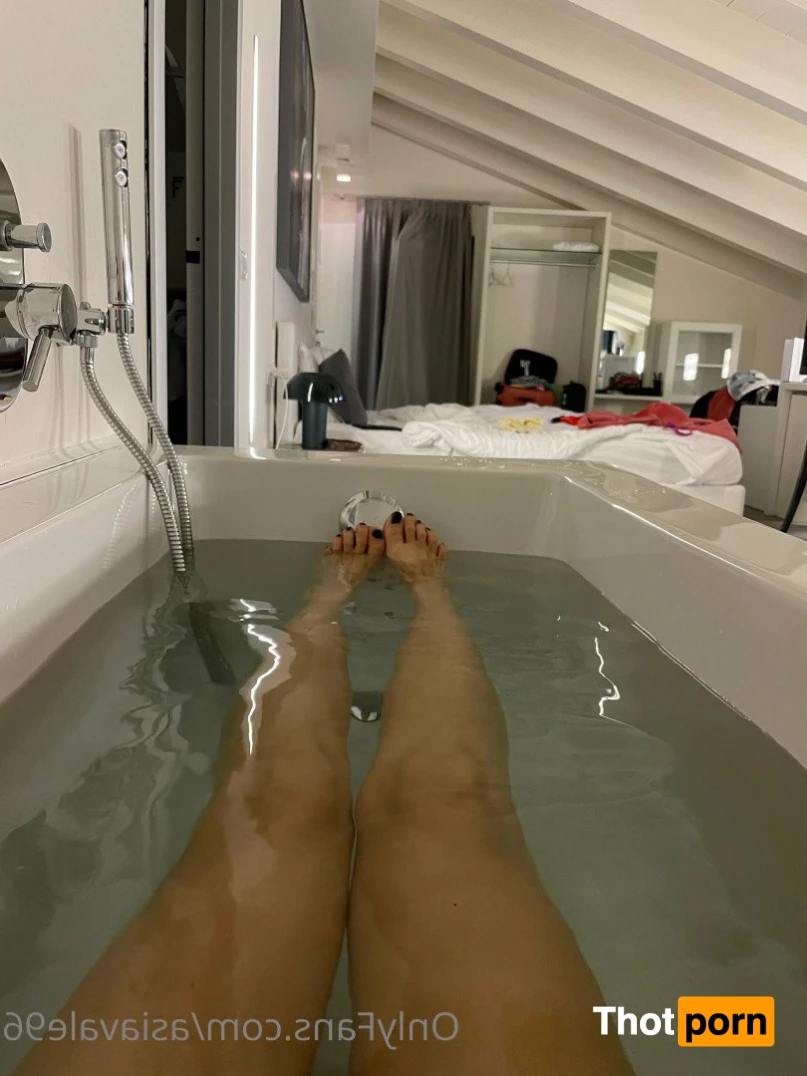 Asia Valente 3469462