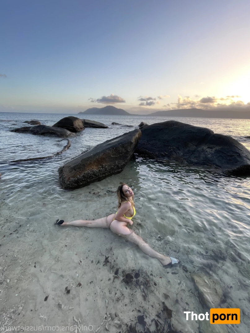 Aussie Twerk 6464388