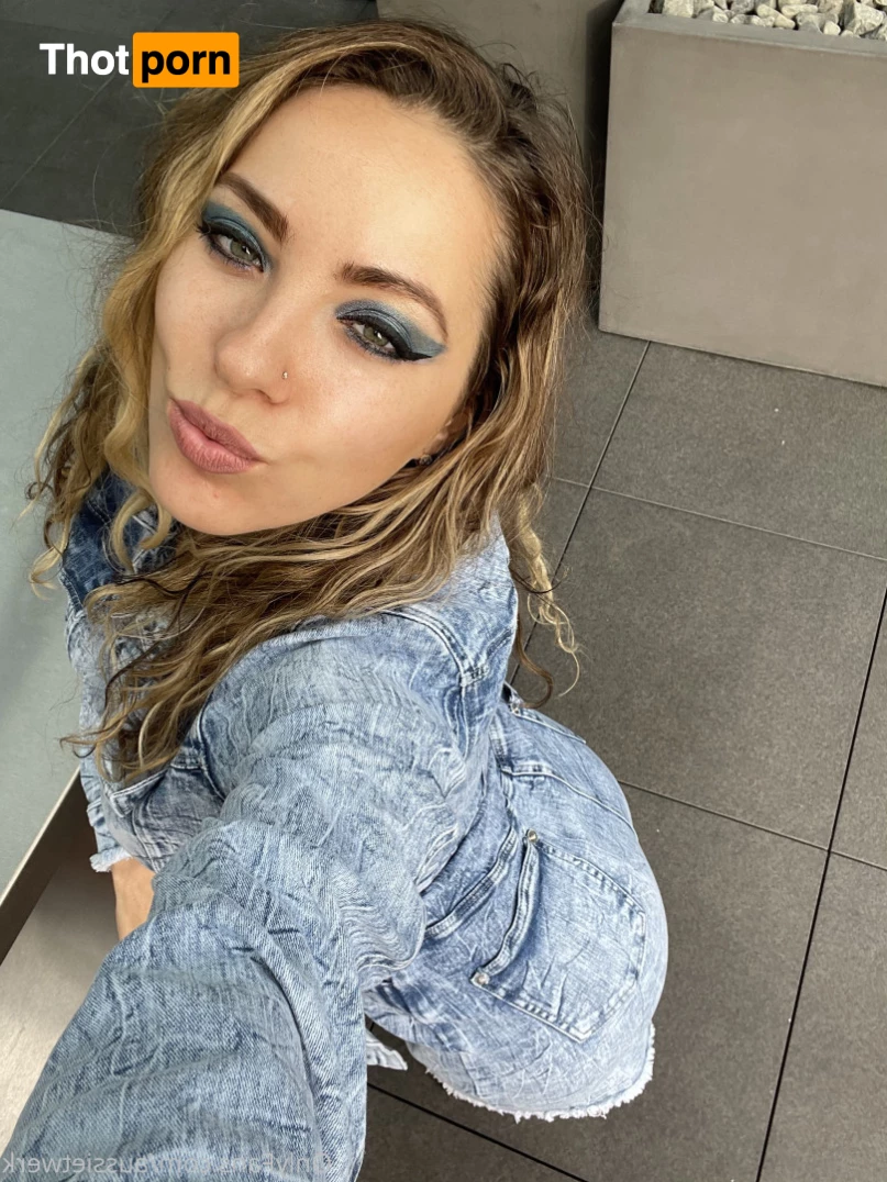 Aussie Twerk 6464410