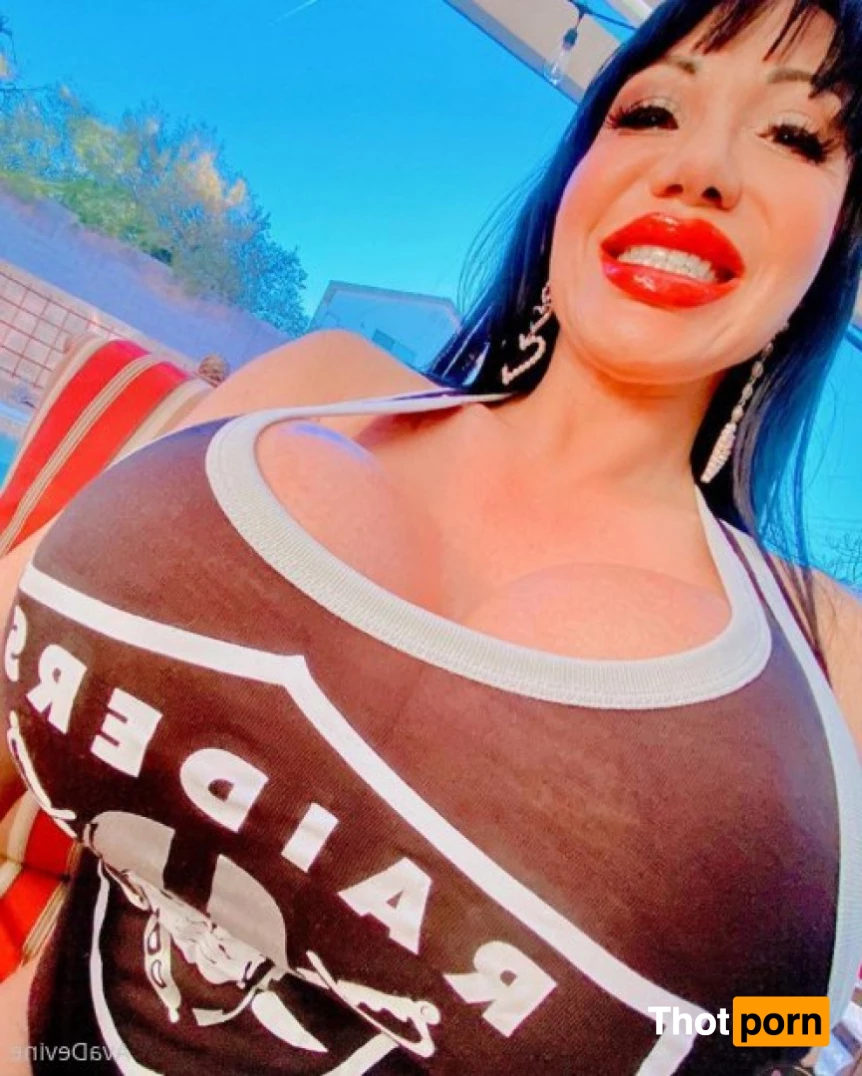 Ava Devine 9871733
