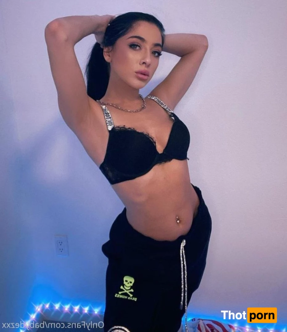 Desiree 🖤 3605483