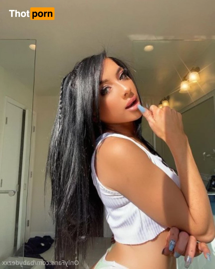 Desiree 🖤 3605582