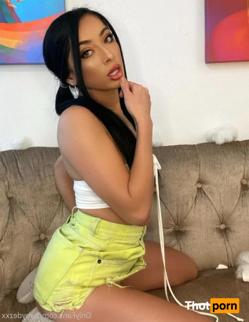 Desiree 🖤 3605678