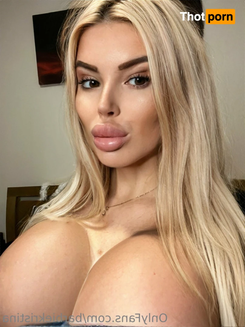 HOT BARBIE DOLL👩🏼🐰 11788582