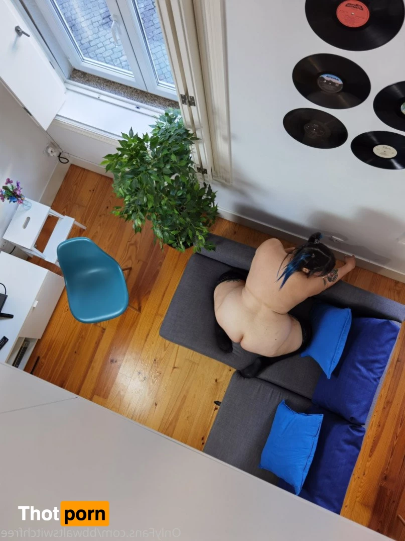 ISA LUV • FREE 4046047