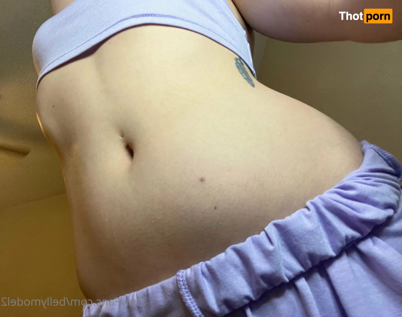 Belly Model (free) 6175426