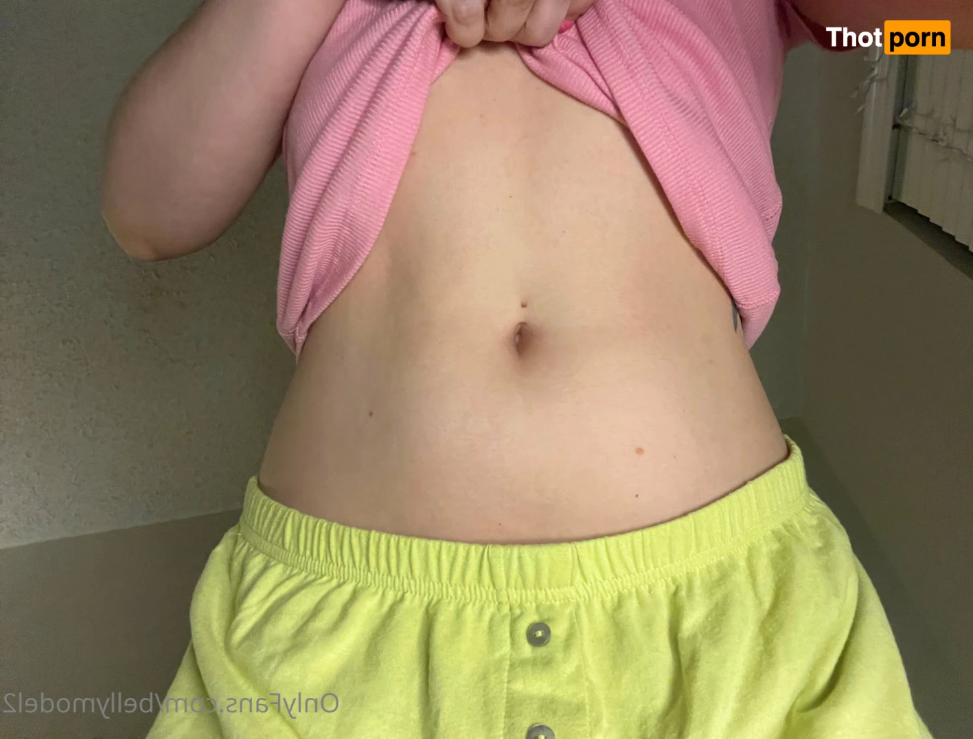 Belly Model (free) 6175462