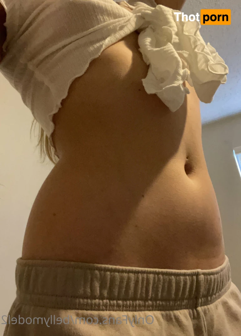 Belly Model (free) 6175497