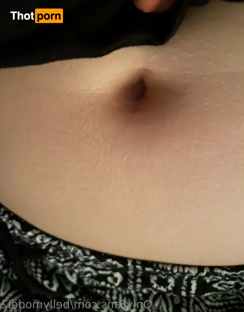 Belly Model (free) 11715639