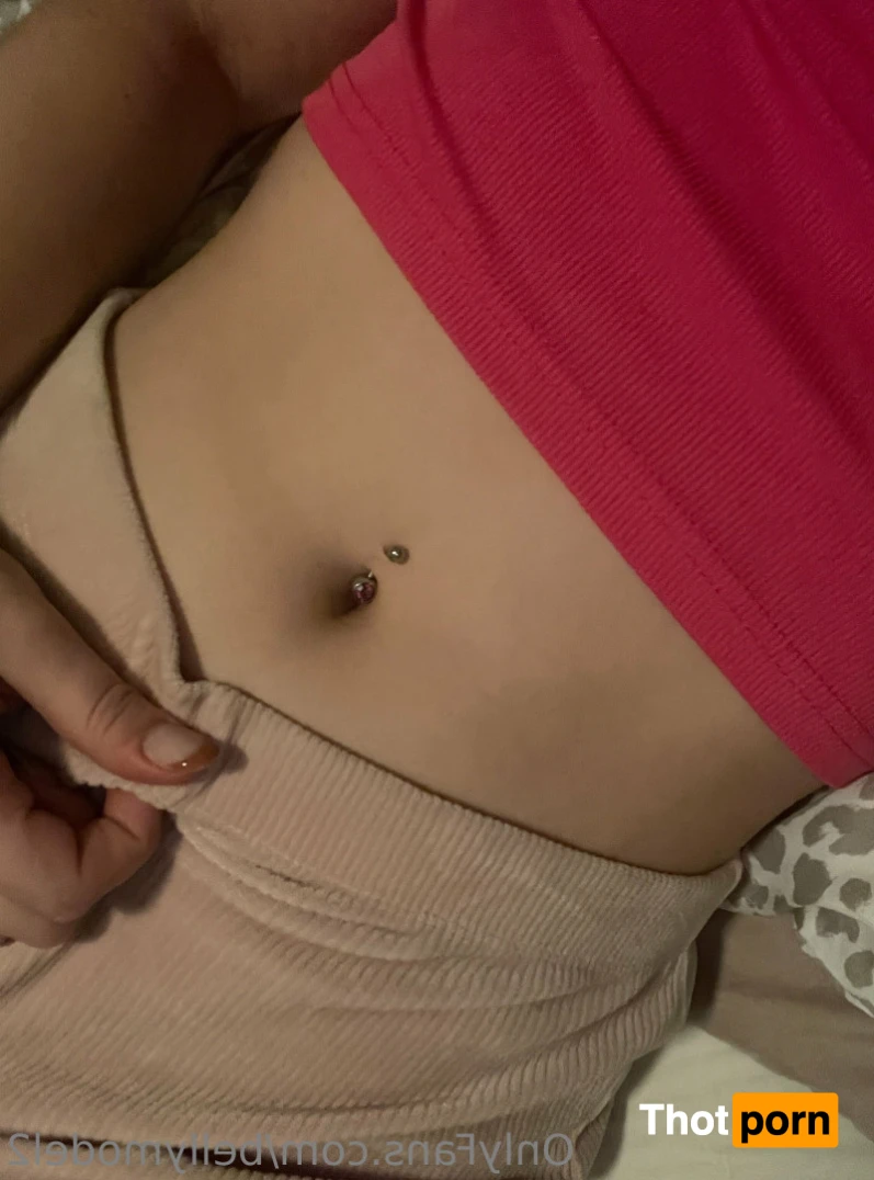 Belly Model (free) 15557874